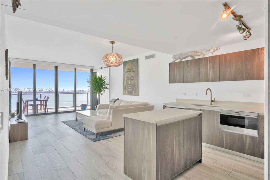 En Venta: $1,550,000 (3 camas, 3 baños, 1526 Pies cuadrados)