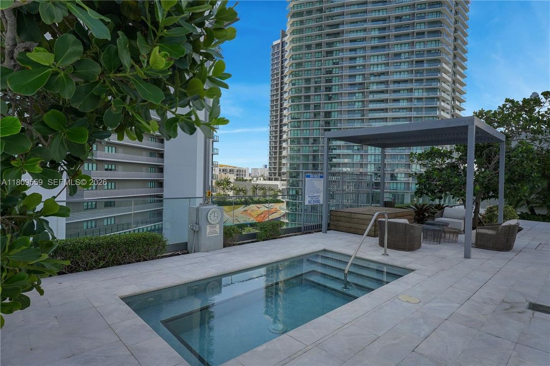 En Venta: $1,550,000 (3 camas, 3 baños, 1526 Pies cuadrados)