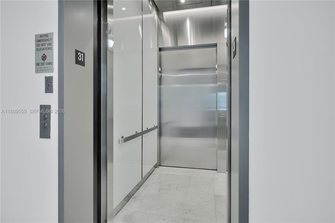 En Venta: $1,550,000 (3 camas, 3 baños, 1526 Pies cuadrados)