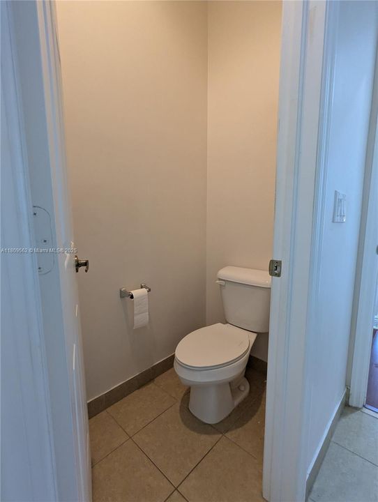 Recently Rented: $3,200 (2 beds, 2 baths, 1760 Square Feet)