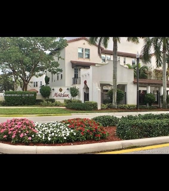 Recently Rented: $3,200 (2 beds, 2 baths, 1760 Square Feet)