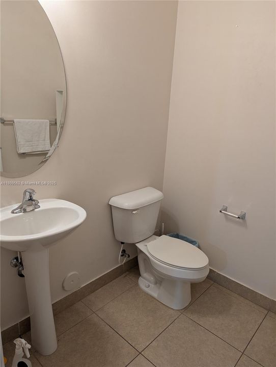 Recently Rented: $3,200 (2 beds, 2 baths, 1760 Square Feet)