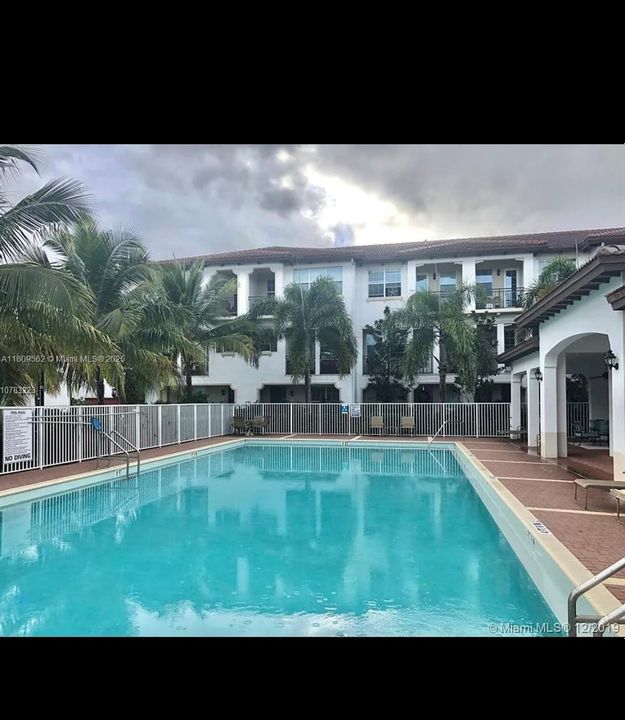 Recently Rented: $3,200 (2 beds, 2 baths, 1760 Square Feet)