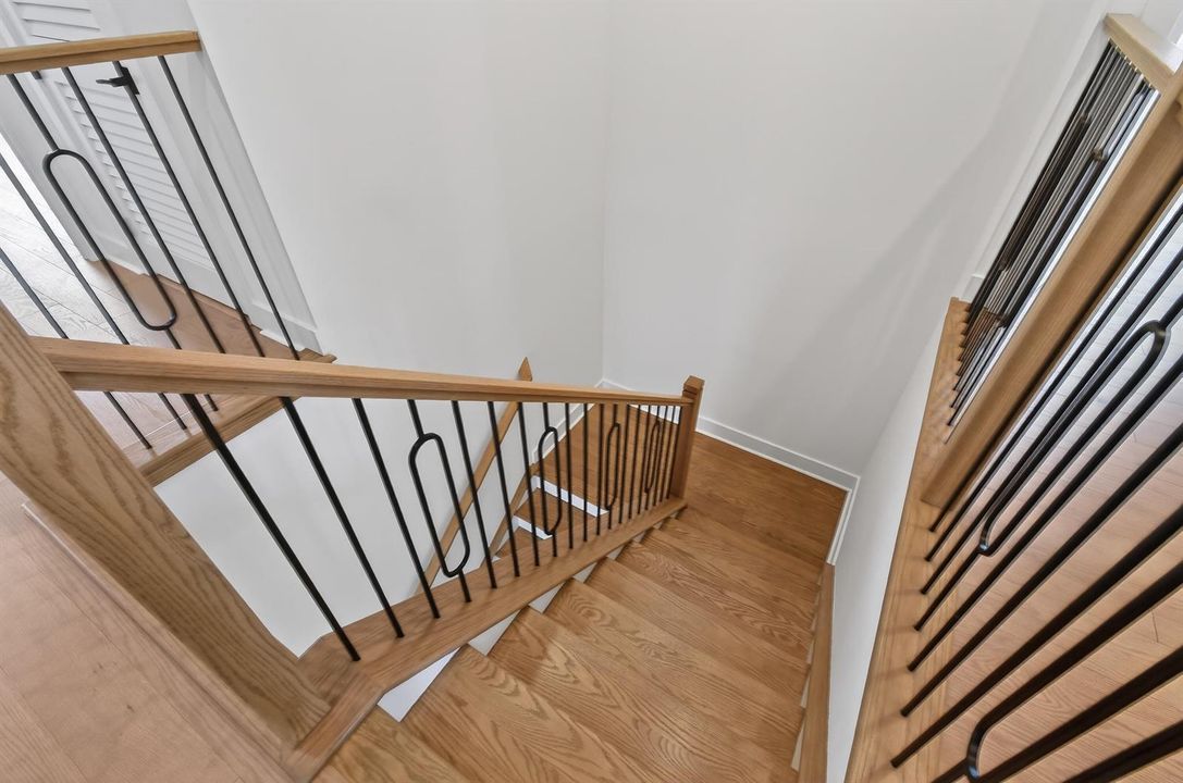 Lot67–13808DalradaAve_stairs