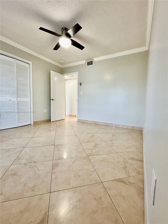 Recently Sold: $287,000 (2 beds, 2 baths, 871 Square Feet)