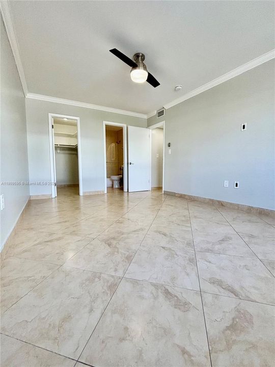 Recently Sold: $287,000 (2 beds, 2 baths, 871 Square Feet)