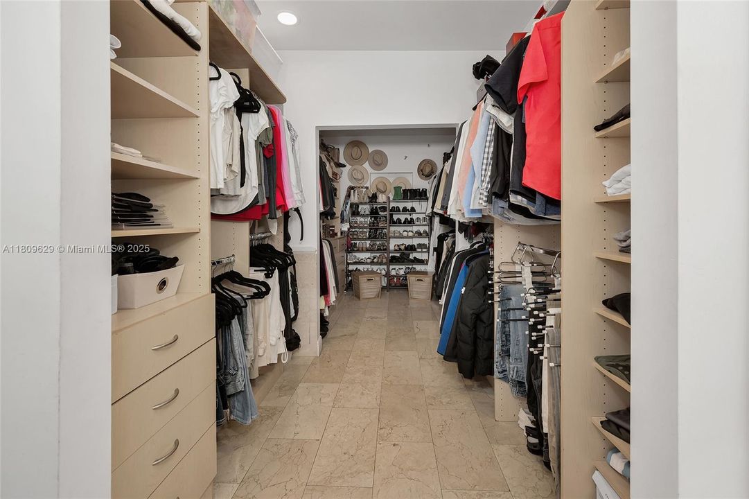 En Renta: $80,000 (5 camas, 5 baños, 5341 Pies cuadrados)