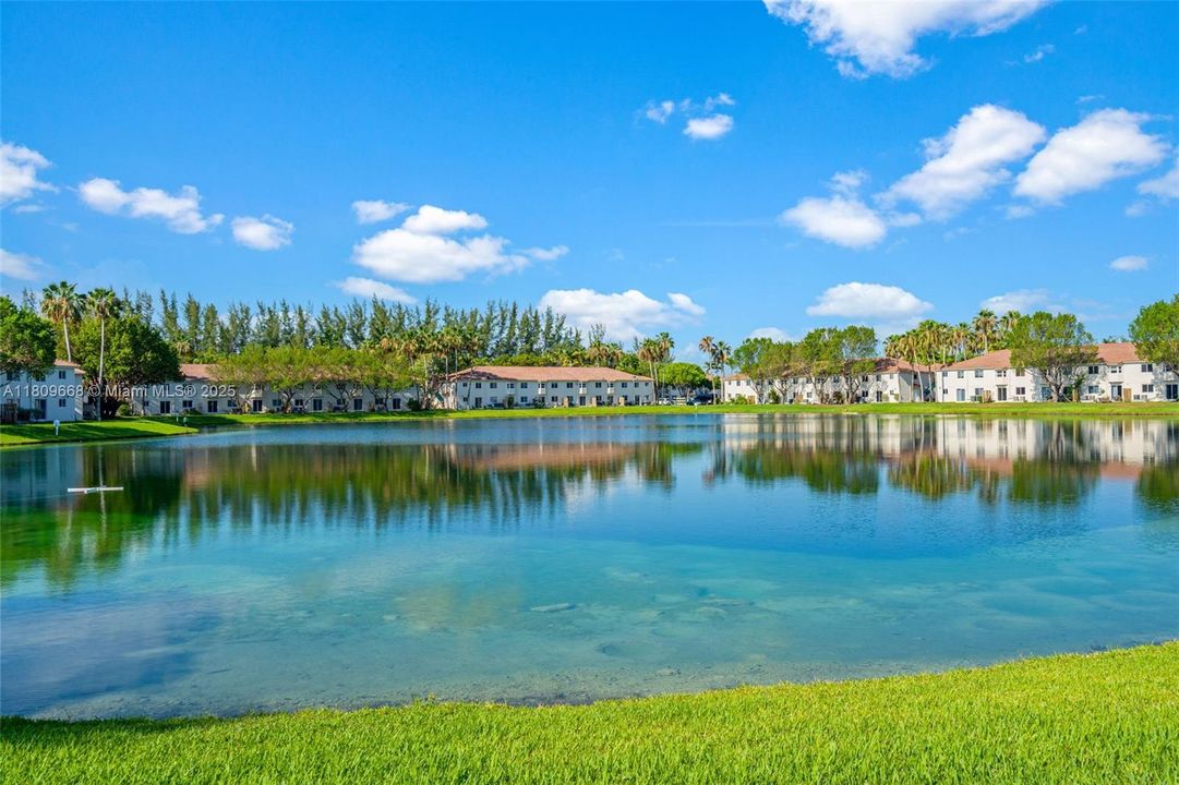 Recently Rented: $1,800 (2 beds, 2 baths, 822 Square Feet)