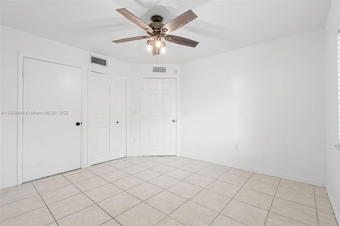 Recently Rented: $1,800 (2 beds, 2 baths, 822 Square Feet)