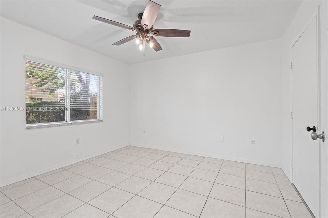 Recently Rented: $1,800 (2 beds, 2 baths, 822 Square Feet)