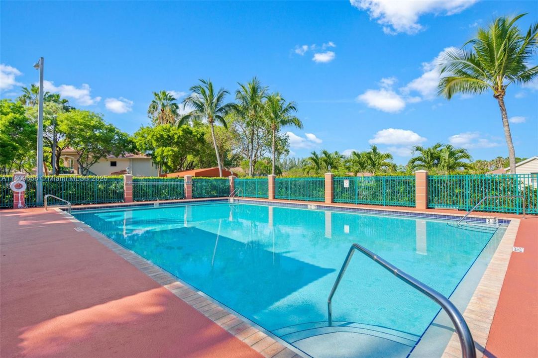 Recently Rented: $1,800 (2 beds, 2 baths, 822 Square Feet)