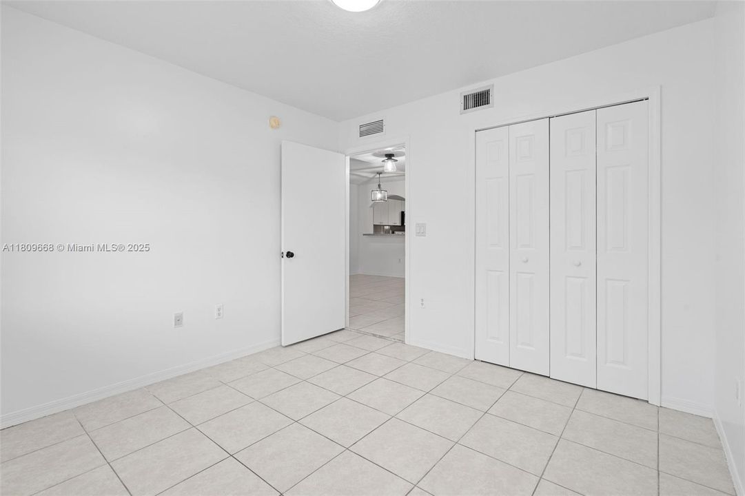 Recently Rented: $1,800 (2 beds, 2 baths, 822 Square Feet)