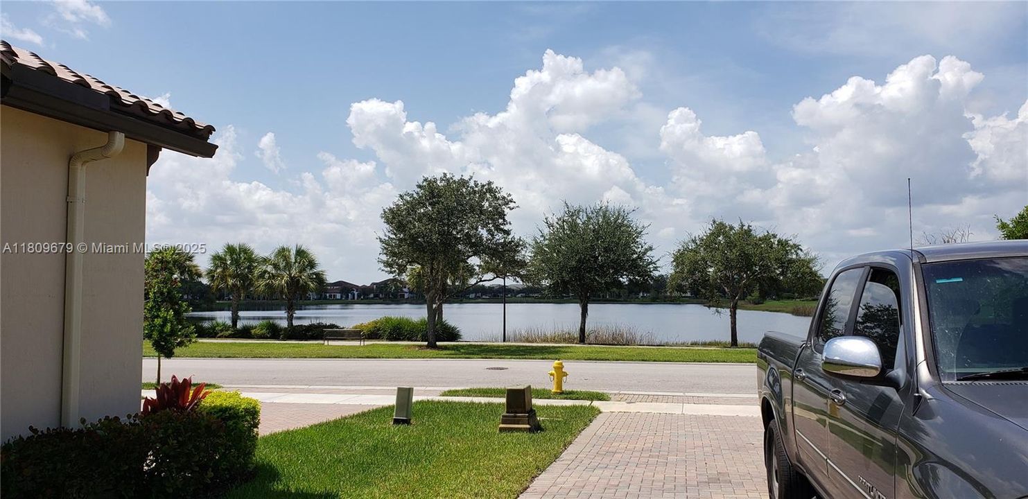 出租: $2,950 (4 贝兹, 3 浴室, 0 平方英尺)