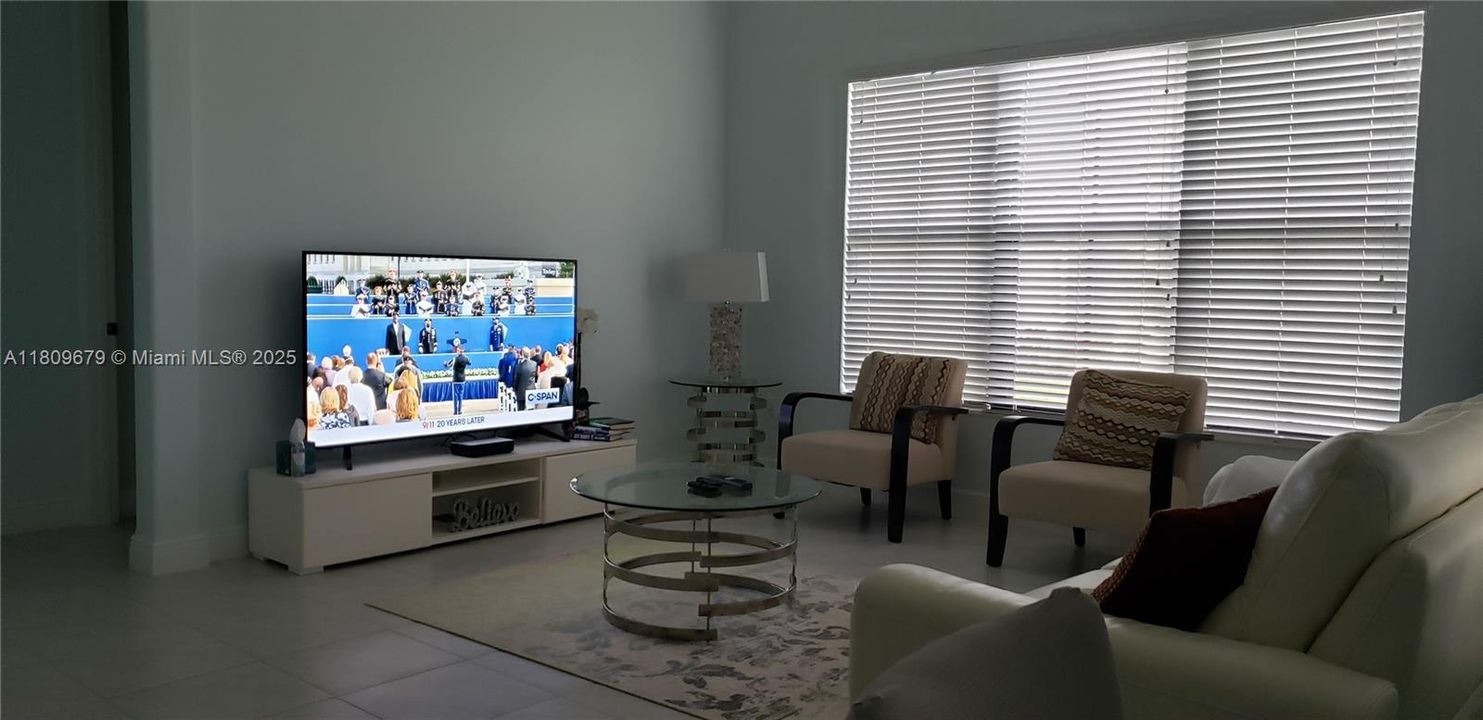 出租: $2,950 (4 贝兹, 3 浴室, 0 平方英尺)