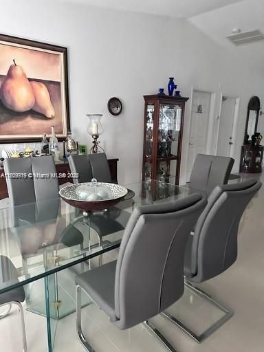 待售: $895,000 (3 贝兹, 2 浴室, 1968 平方英尺)