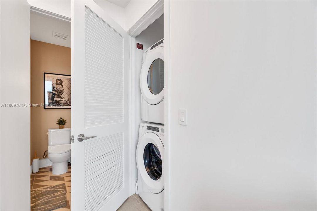 В аренду: $5,500 (1 спален, 1 ванн, 550 Квадратных фут)