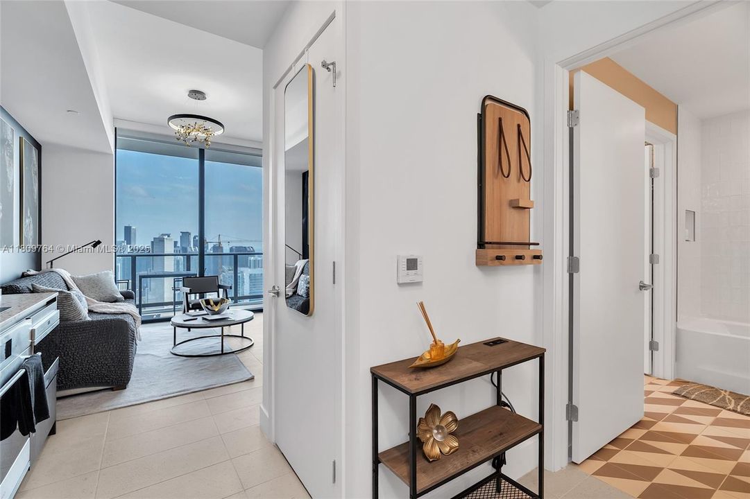 В аренду: $5,500 (1 спален, 1 ванн, 550 Квадратных фут)