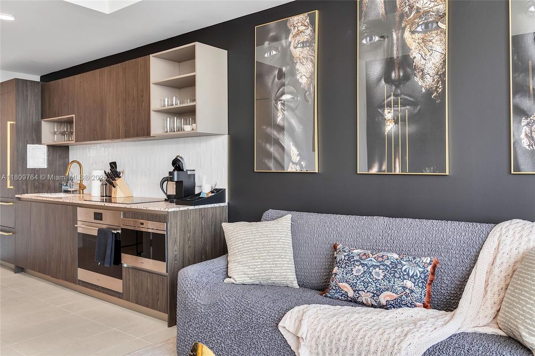 В аренду: $5,500 (1 спален, 1 ванн, 550 Квадратных фут)