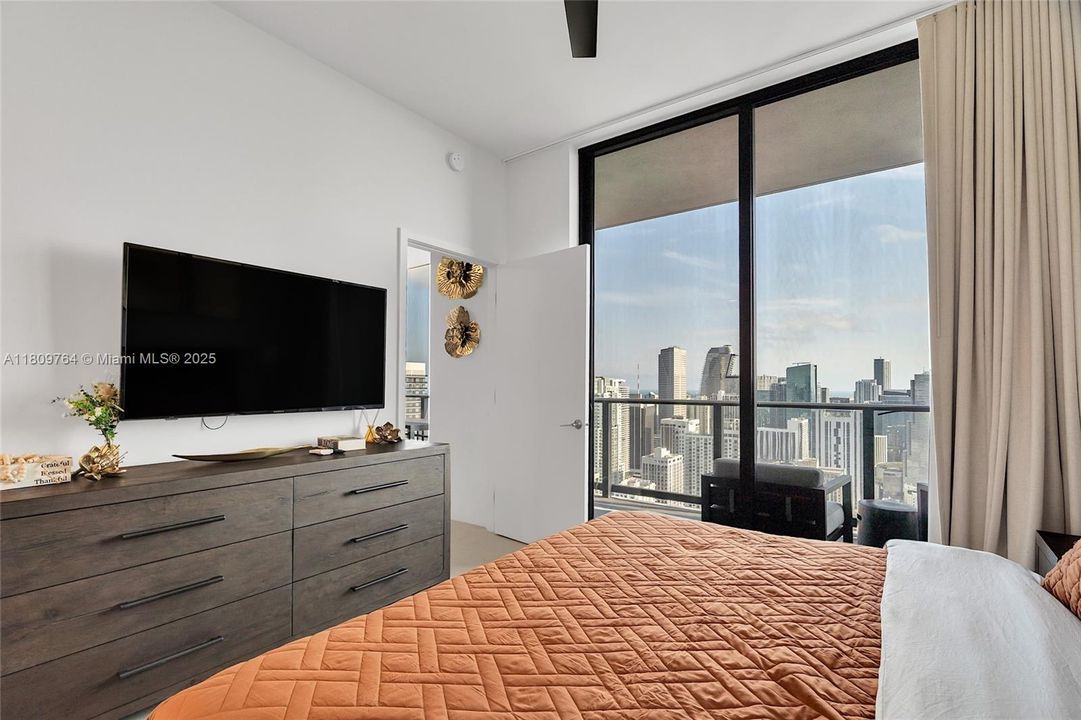 В аренду: $5,500 (1 спален, 1 ванн, 550 Квадратных фут)