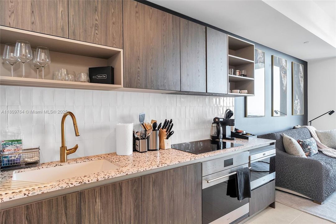 В аренду: $5,500 (1 спален, 1 ванн, 550 Квадратных фут)