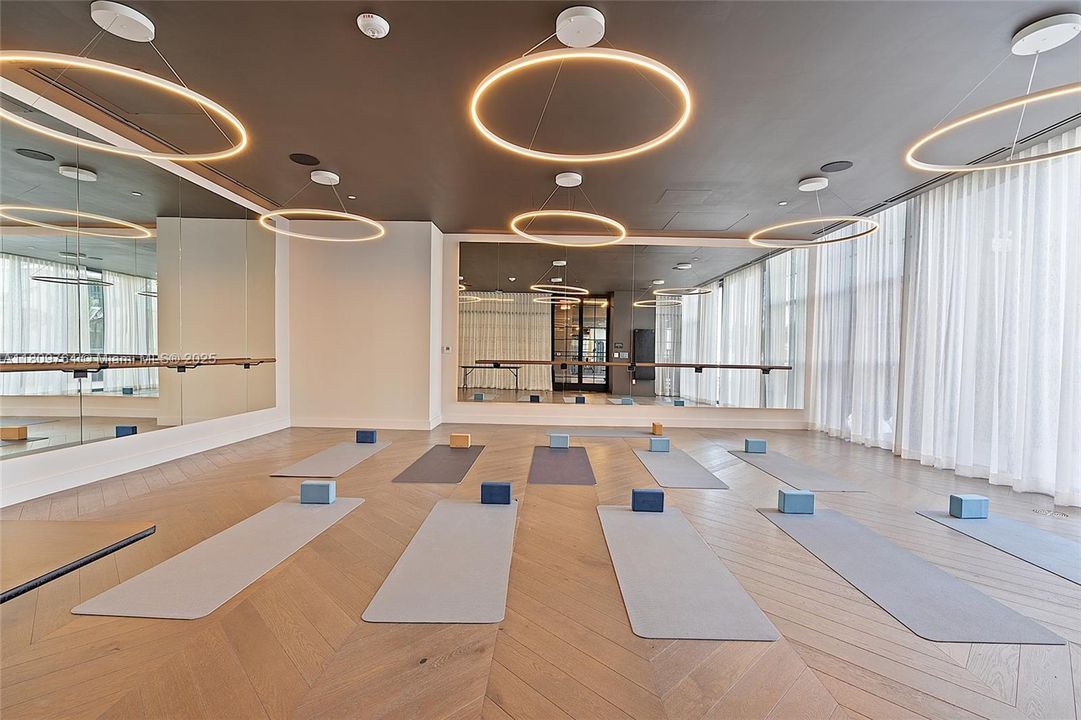 В аренду: $5,500 (1 спален, 1 ванн, 550 Квадратных фут)