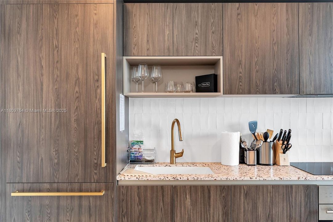 В аренду: $5,500 (1 спален, 1 ванн, 550 Квадратных фут)