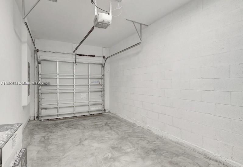 最近租的: $2,400 (3 贝兹, 2 浴室, 1635 平方英尺)