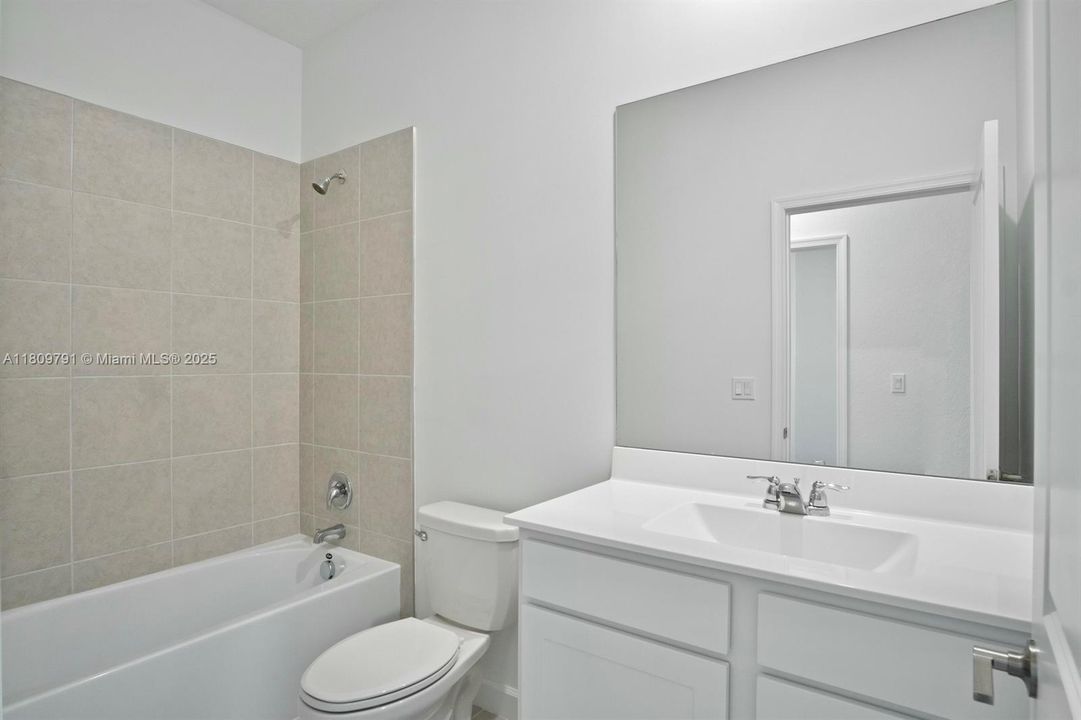 最近租的: $2,400 (3 贝兹, 2 浴室, 1635 平方英尺)