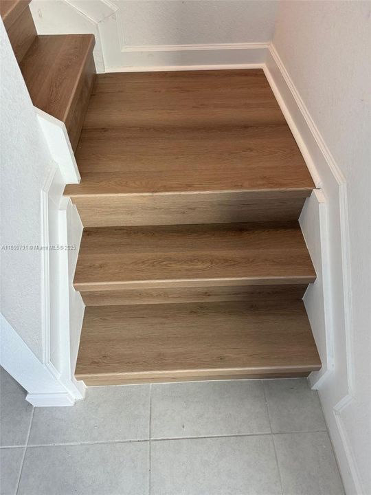 最近租的: $2,400 (3 贝兹, 2 浴室, 1635 平方英尺)