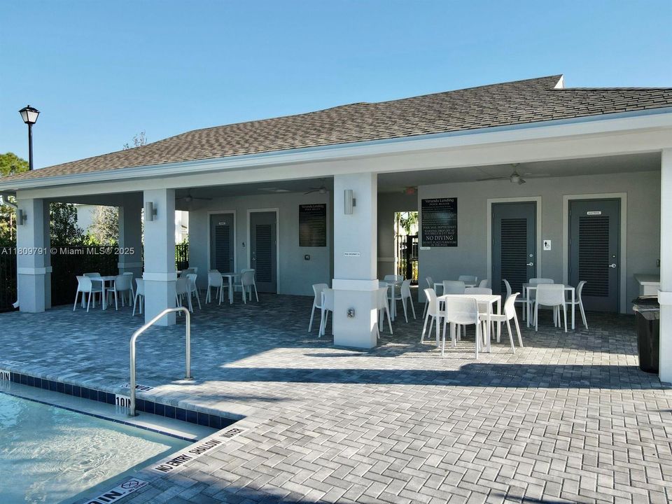 最近租的: $2,400 (3 贝兹, 2 浴室, 1635 平方英尺)