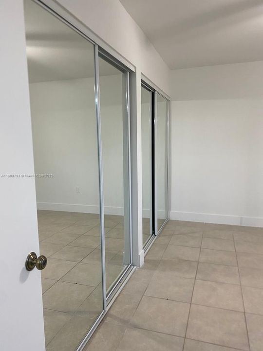 For Sale: $170,000 (1 beds, 1 baths, 564 Square Feet)