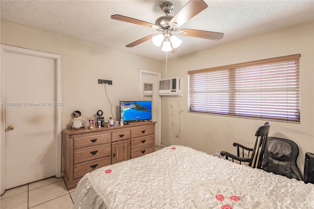 Recently Sold: $142,500 (1 beds, 1 baths, 427 Square Feet)