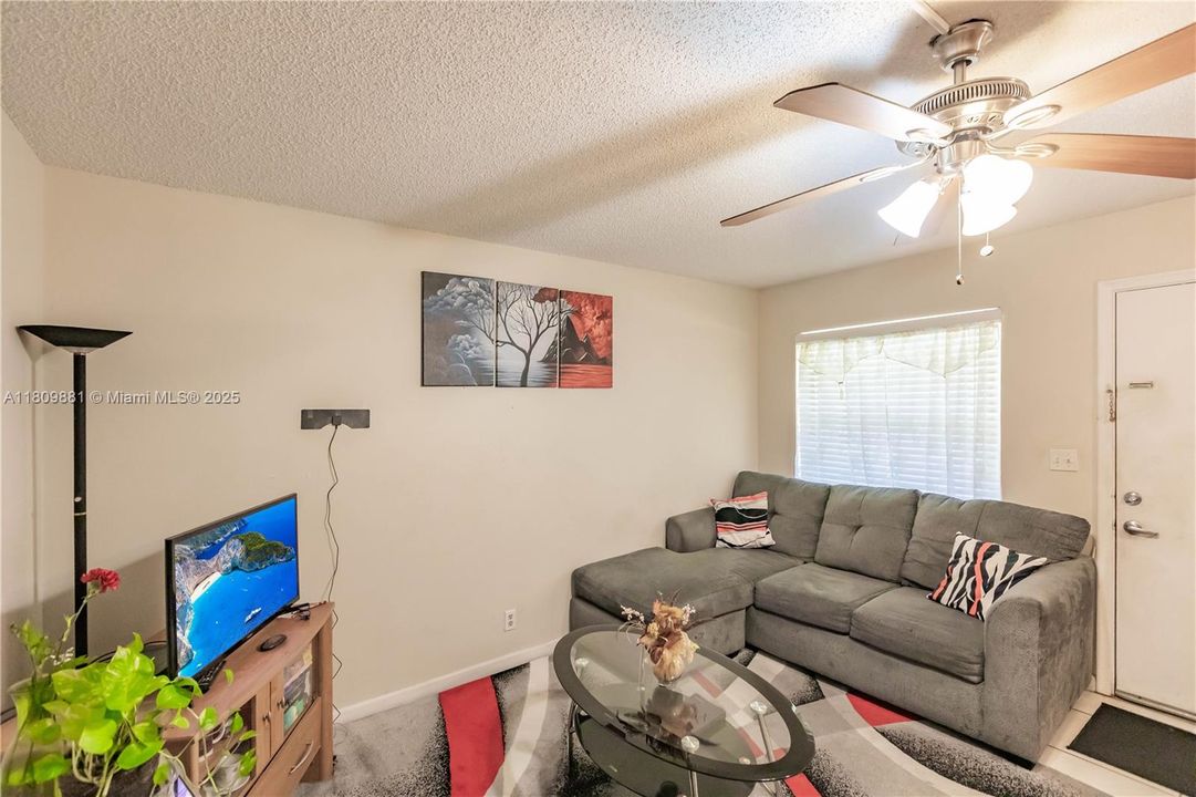 Recently Sold: $142,500 (1 beds, 1 baths, 427 Square Feet)