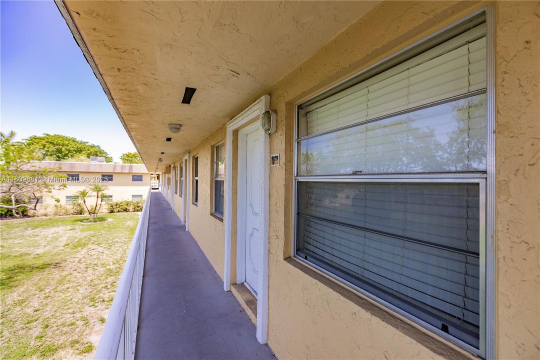 Recently Sold: $142,500 (1 beds, 1 baths, 427 Square Feet)