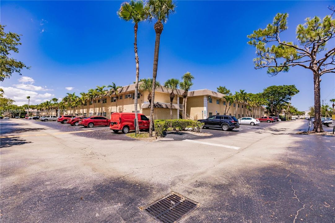 Recently Sold: $142,500 (1 beds, 1 baths, 427 Square Feet)