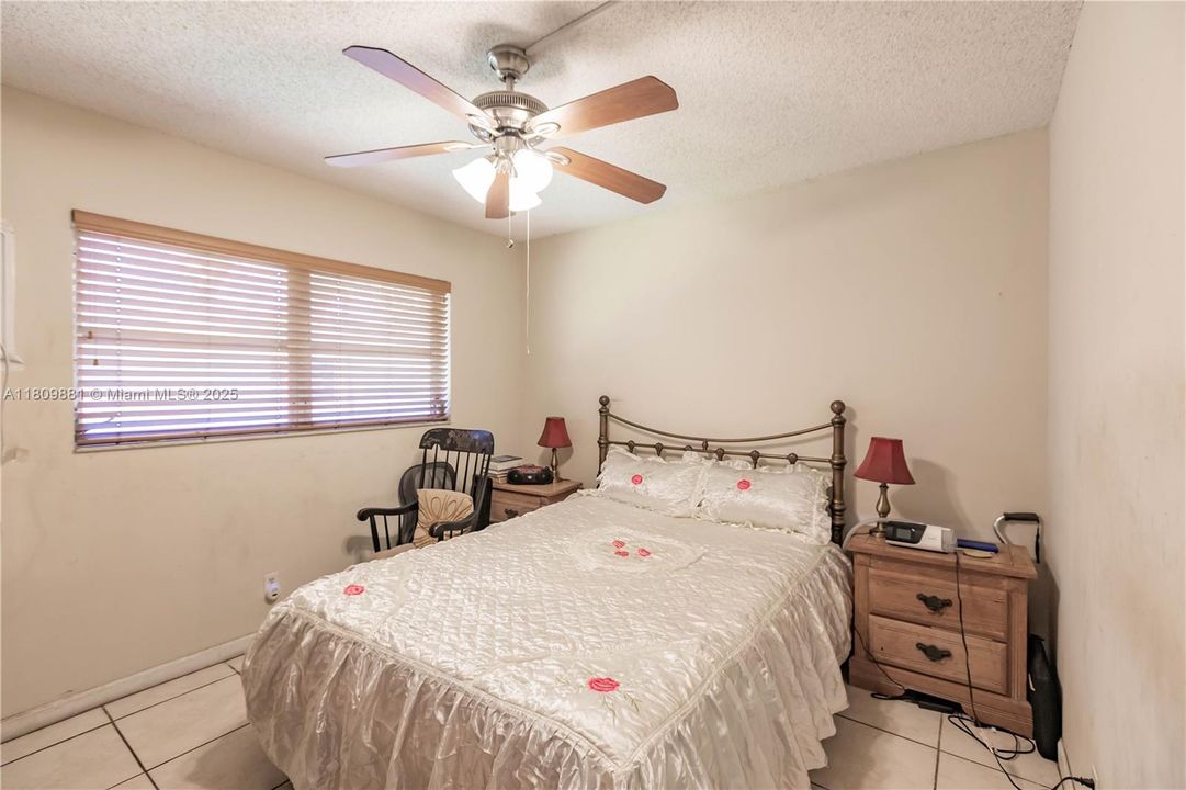 Recently Sold: $142,500 (1 beds, 1 baths, 427 Square Feet)