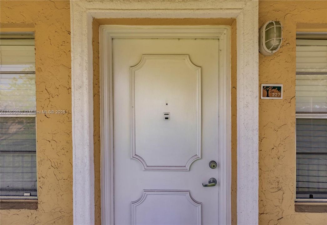 Recently Sold: $142,500 (1 beds, 1 baths, 427 Square Feet)