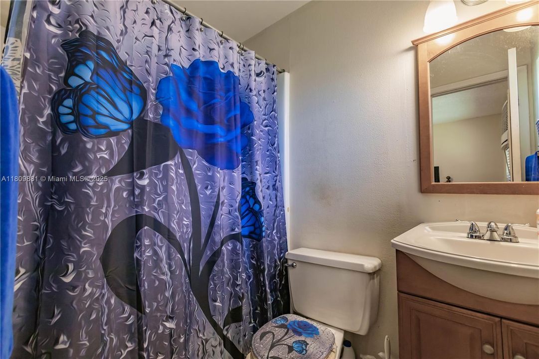 Recently Sold: $142,500 (1 beds, 1 baths, 427 Square Feet)