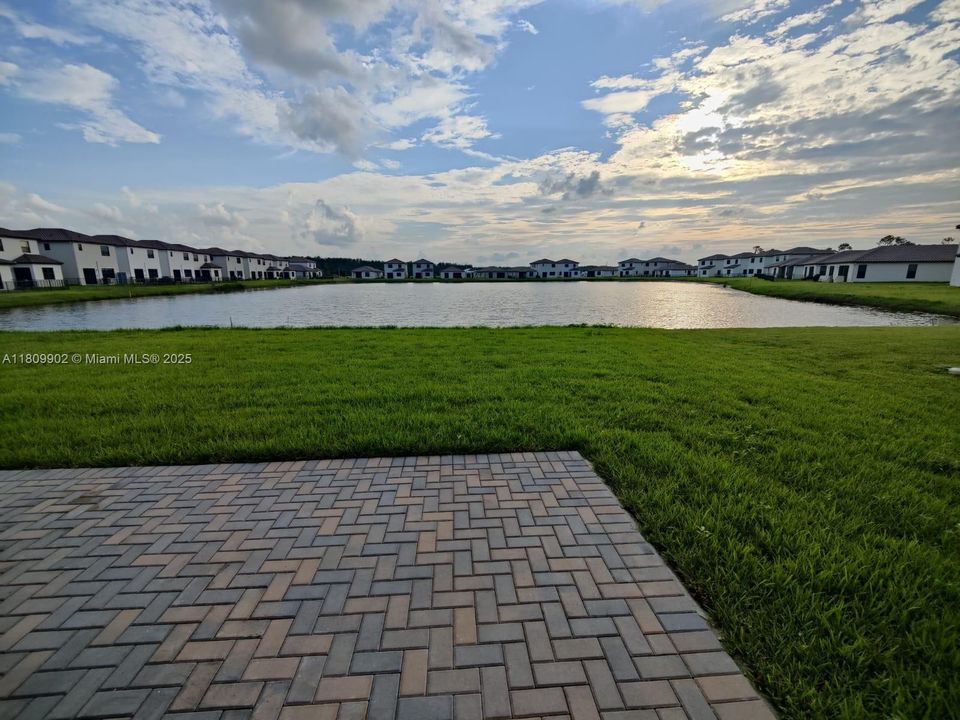 Recently Rented: $2,000 (3 beds, 2 baths, 0 Square Feet)