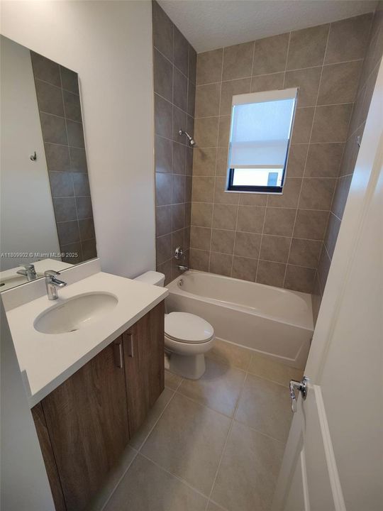 Recently Rented: $2,000 (3 beds, 2 baths, 0 Square Feet)