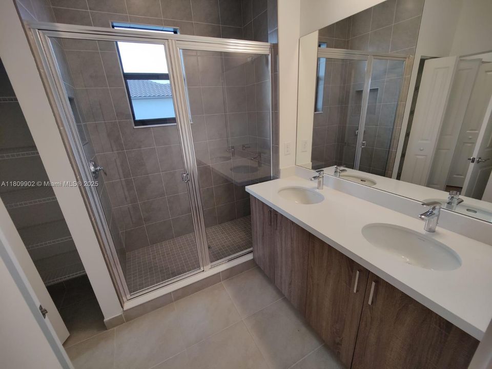 Recently Rented: $2,000 (3 beds, 2 baths, 0 Square Feet)