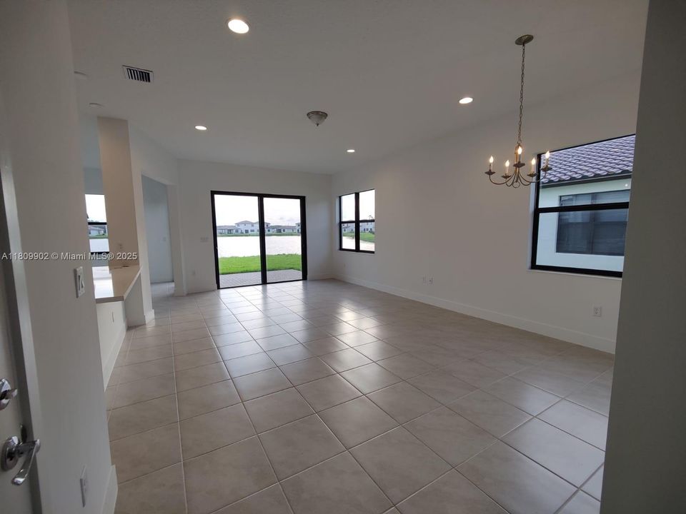 Recently Rented: $2,000 (3 beds, 2 baths, 0 Square Feet)