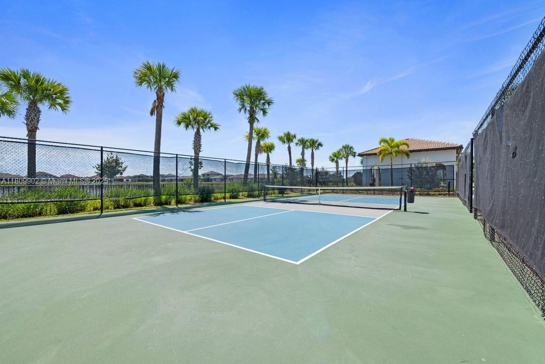 Recently Rented: $2,000 (3 beds, 2 baths, 0 Square Feet)