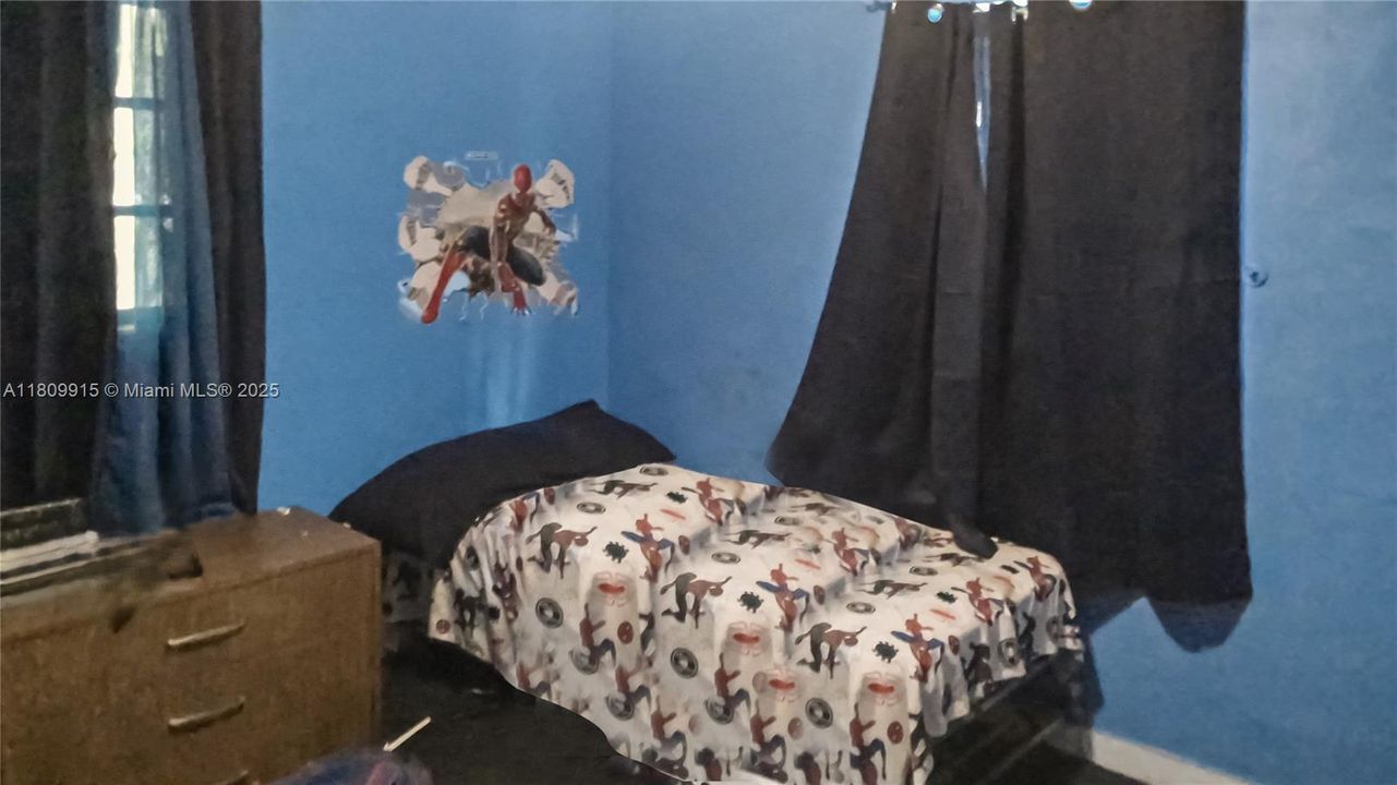 Active With Contract: $375,000 (3 beds, 1 baths, 888 Square Feet)