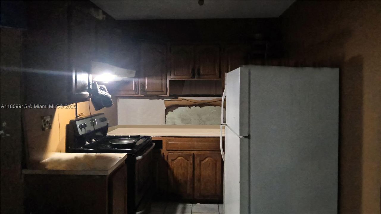 PHOTO ENHANCED TO SHOW POTENTIAL. PLEASE VIEW IN PERSON FOR ACCURACY.