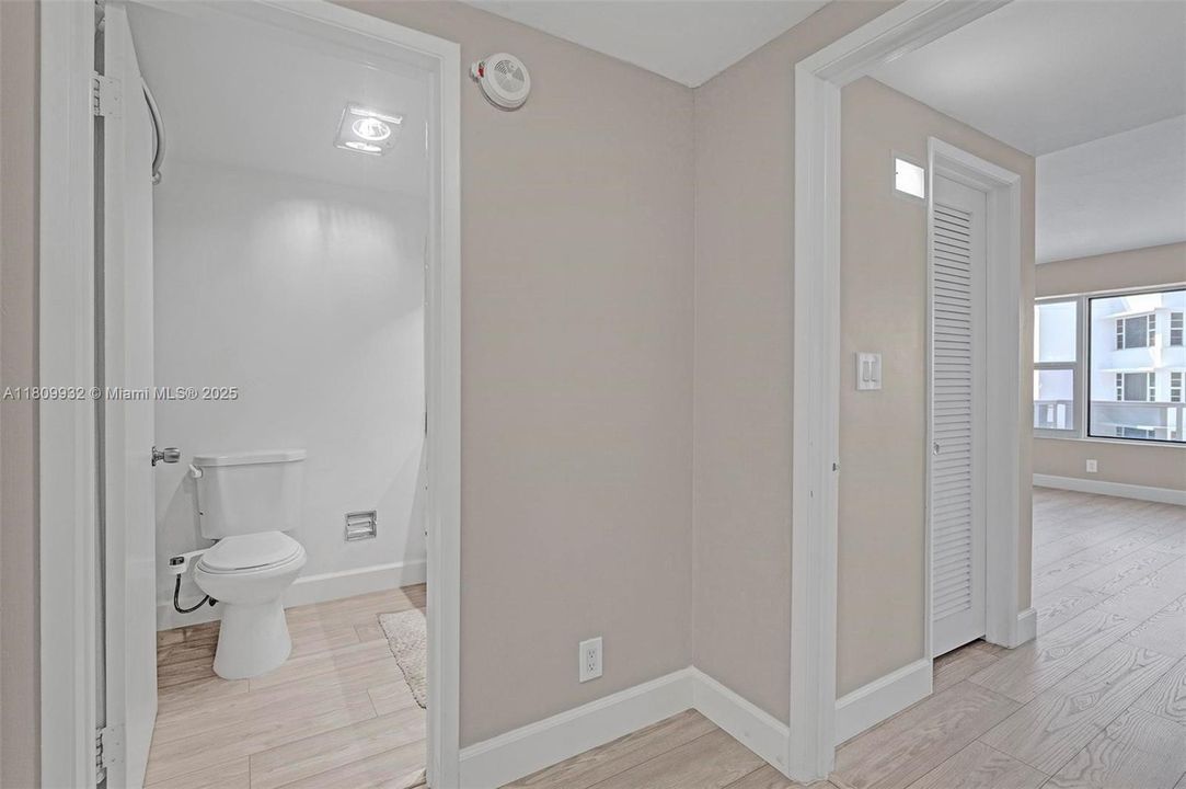 For Sale: $369,000 (1 beds, 1 baths, 800 Square Feet)