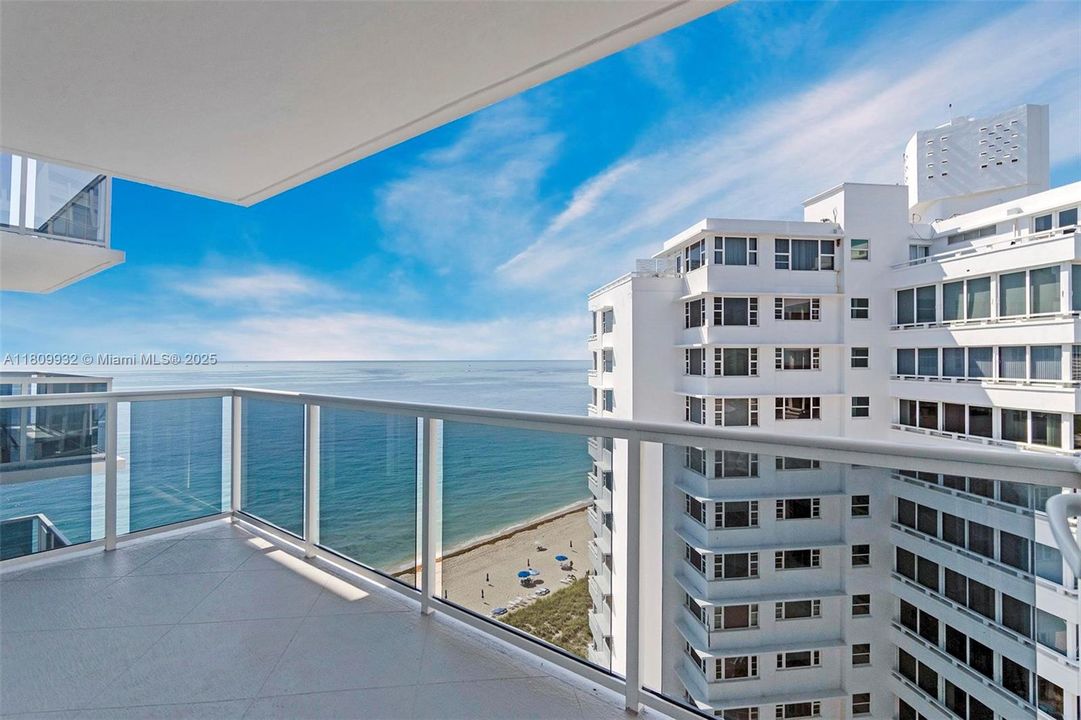 For Sale: $369,000 (1 beds, 1 baths, 800 Square Feet)