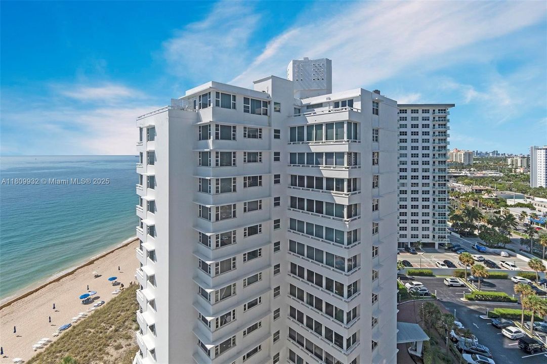 For Sale: $369,000 (1 beds, 1 baths, 800 Square Feet)