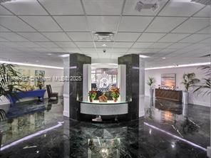 For Sale: $369,000 (1 beds, 1 baths, 800 Square Feet)