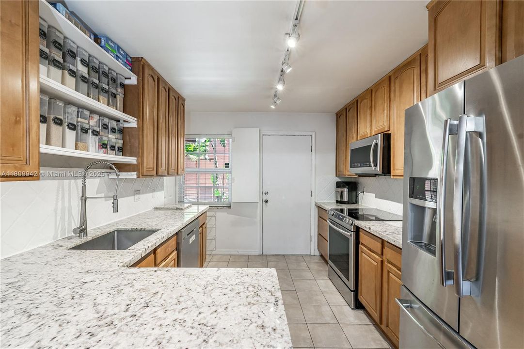 En Venta: $340,000 (3 camas, 2 baños, 1496 Pies cuadrados)